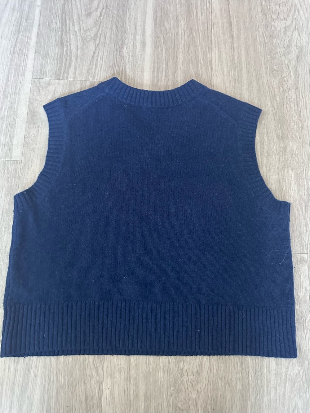 Everlane The Cashmere Vest Sweater in Navy Blue Size M - Picture 6 of 6
